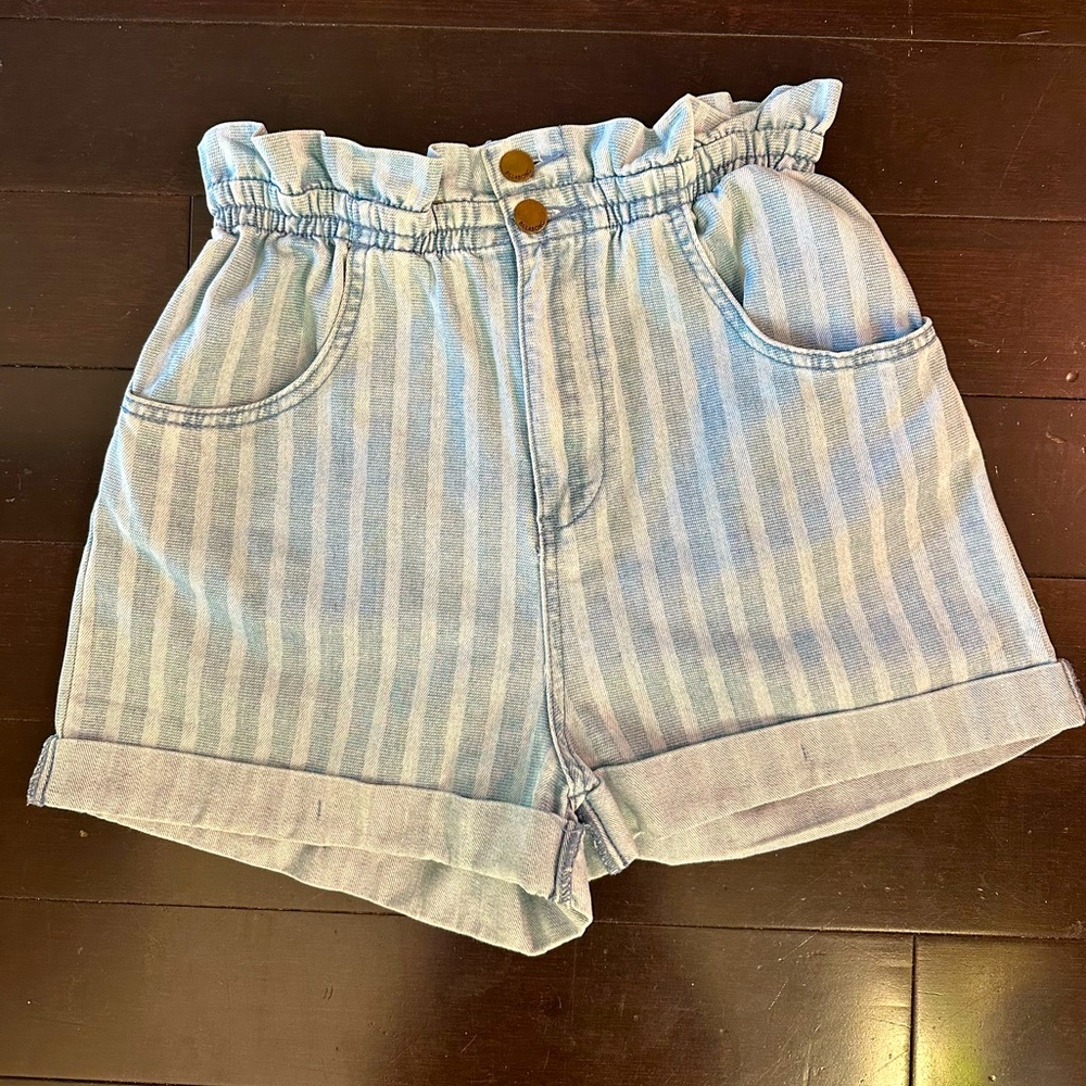 High-waist denim short, size medium